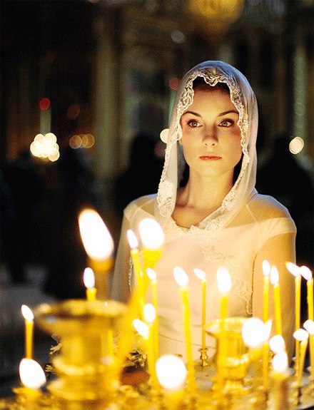 lady-candles2.jpg