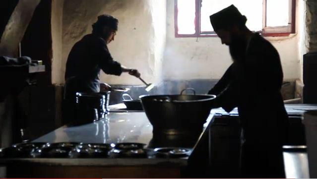 monk-cooking16186_n.jpg